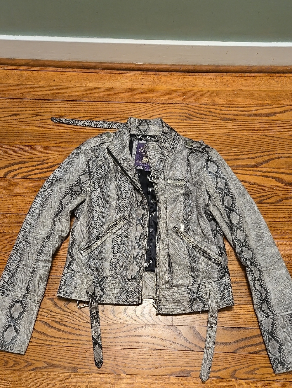 Vintage Y2K Dereon Faux Gray Snakeskin Moto Jacket